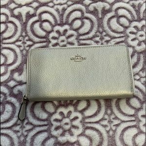 COACH ZIP AROUND WALLET